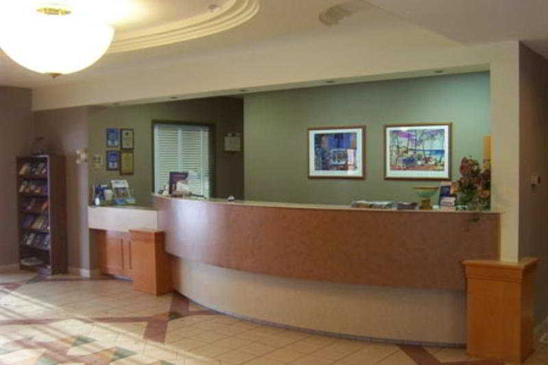 Days Inn & Suites By Wyndham Brooks Exterior photo